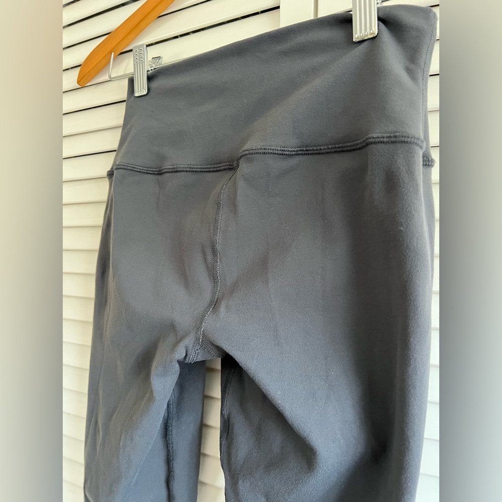 ALO Yoga High-Rise Charcoal Gray Leggings - Picture 5 of 8